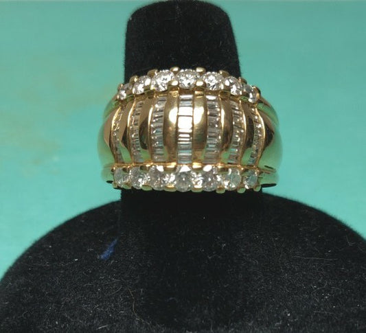 Beautiful 1.25ct Diamond 18K Gold Wide Diamond Ring Rounds & Baguettes 9g