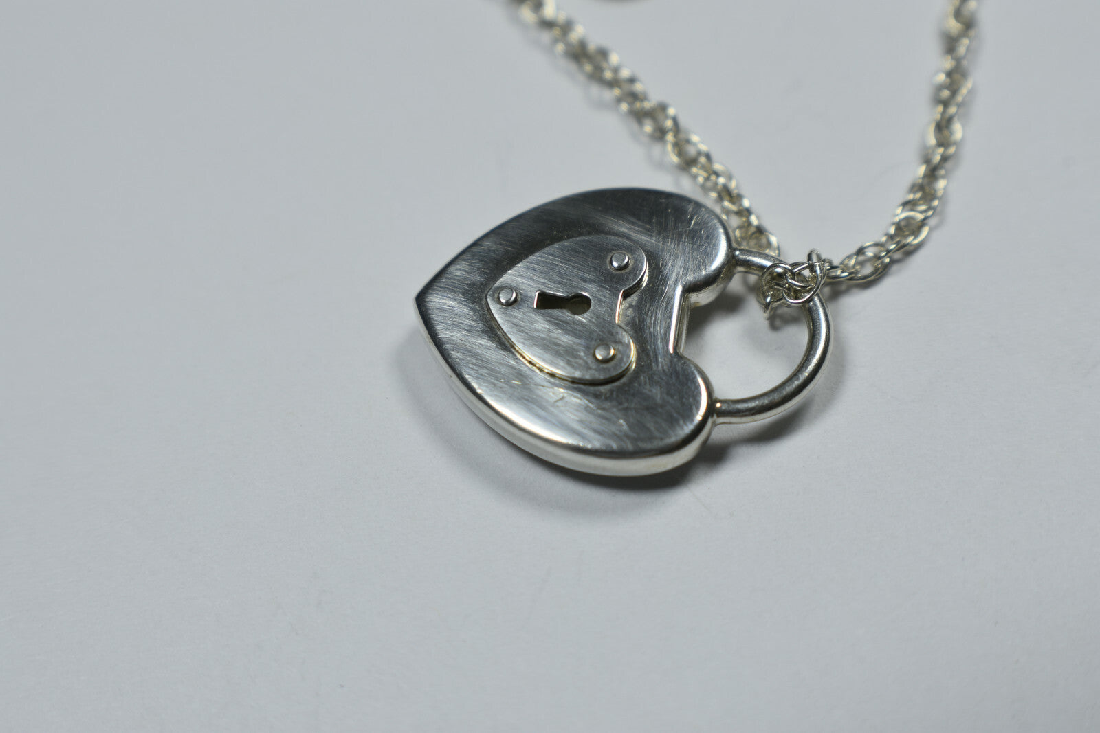 Vintage Tiffany &Co 1" Silver Padlock Heart Emblem Lock Heavy Chain Necklace 18"