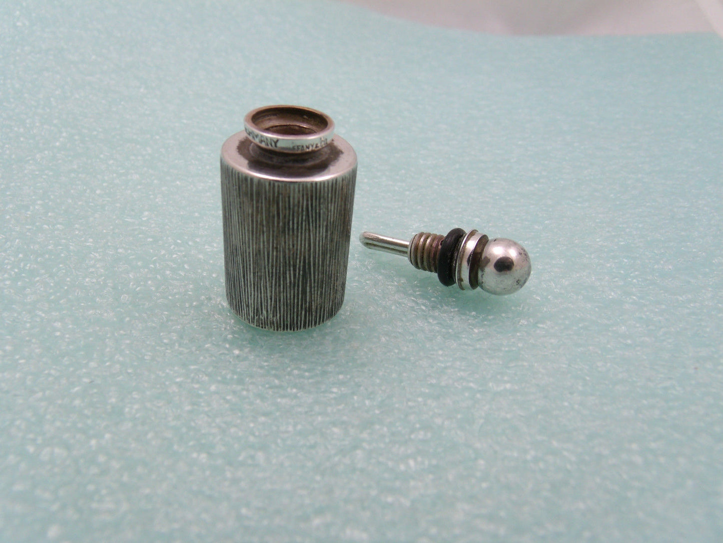 Tiffany & Co Grooved Round Mini Perfume Bottle Handbag Size Sterling Silver Rare