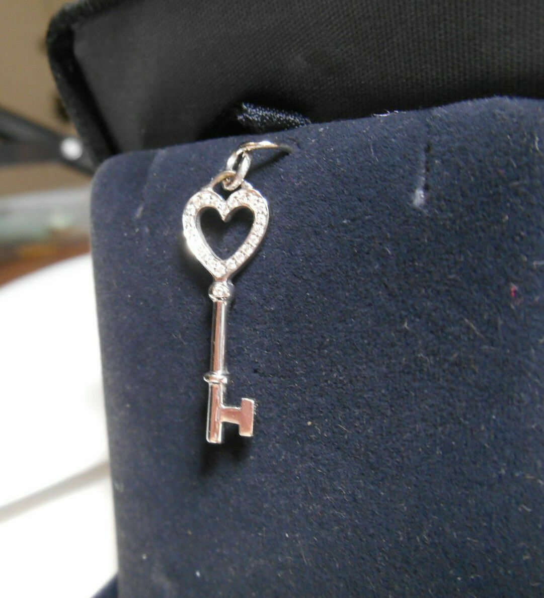 Tiffany & Co Gold Open Heart Key Pendant Diamond 18K, 4 Necklace, Boxed