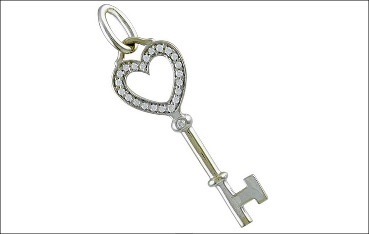 Tiffany & Co Gold Open Heart Key Pendant Diamond 18K, 4 Necklace, Boxed