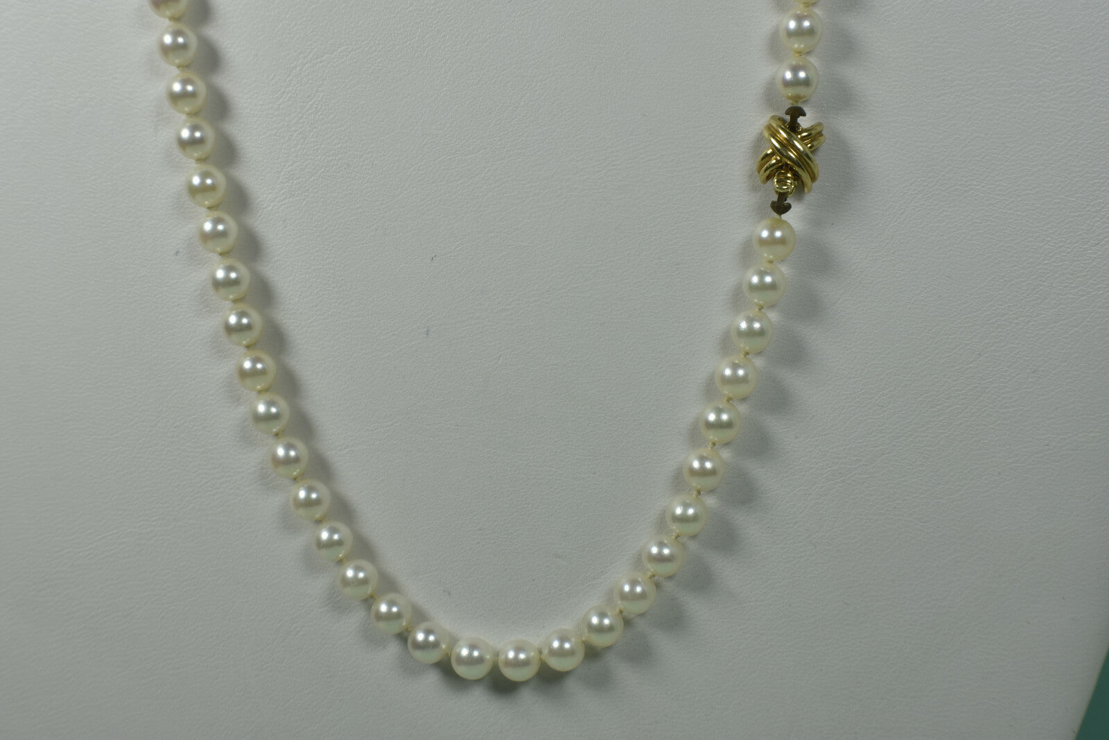 Tiffany & Co Akoya Pearl 18" Necklace 18K Yellow Gold Signature X & Gift Case