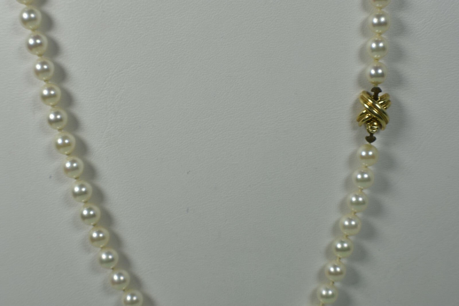 Tiffany & Co Akoya Pearl 18" Necklace 18K Yellow Gold Signature X & Gift Case