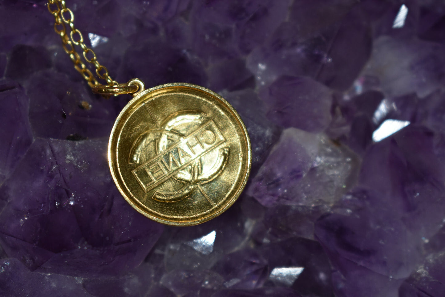  Chanel Charm Interlocking C Gold & White Round Enamel Pendant 18" Necklace