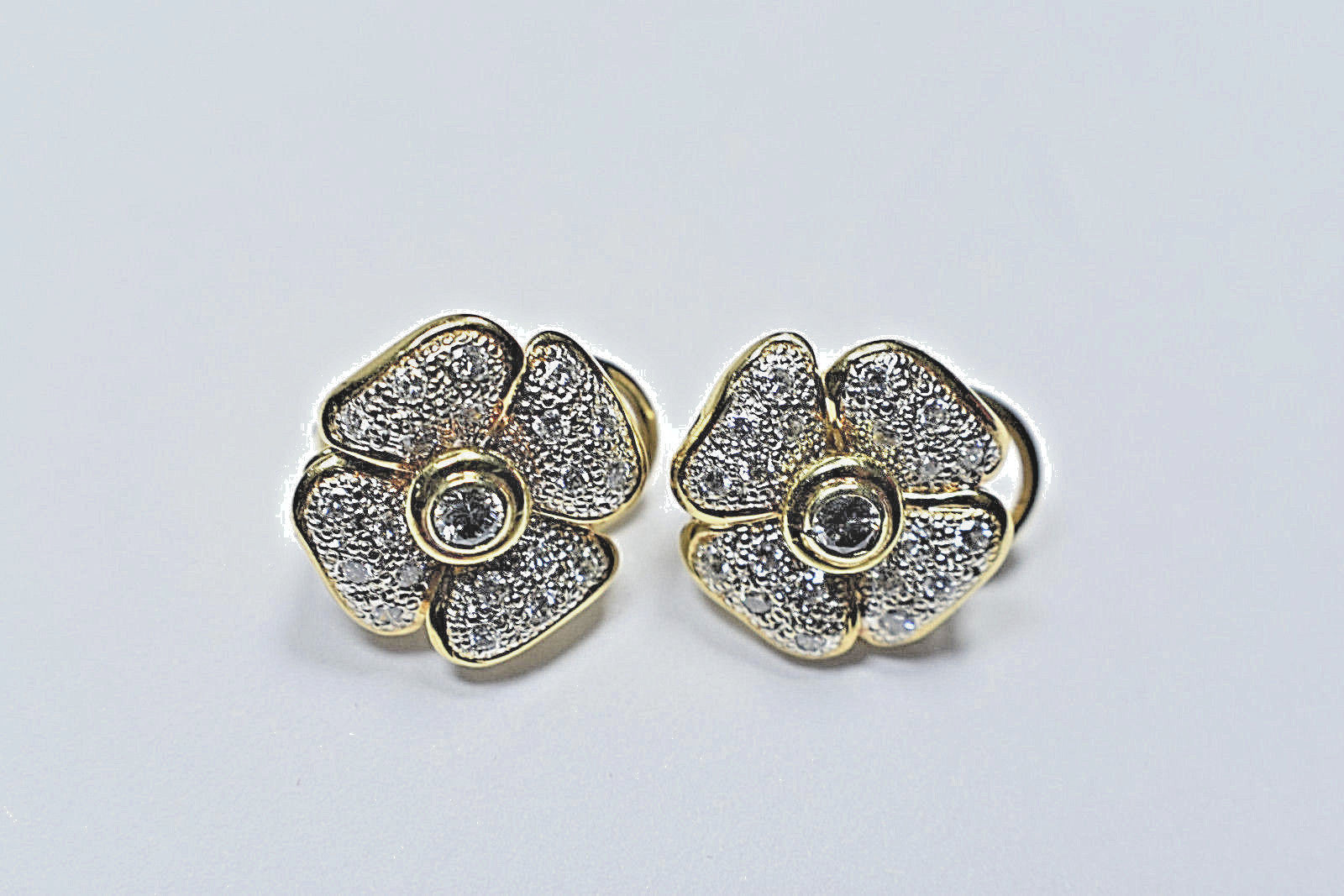 1 ct Pave' Diamond FG-VS1 14K Gold Flower Earrings Omega, 9 Grams Gold, Designer