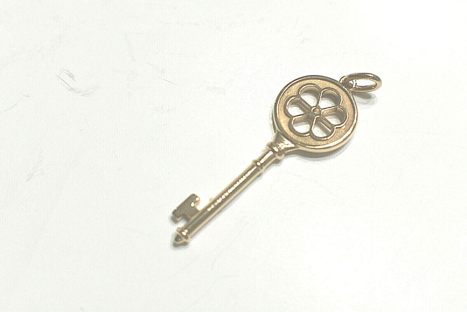 New Tiffany & Co Diamond 1.5" 18K Gold Blossom Key Pendant 17" Necklace & Pouch